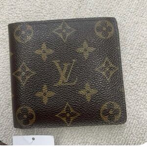 Louis Vuitton Monogram Bi-fold Wallet Monogram